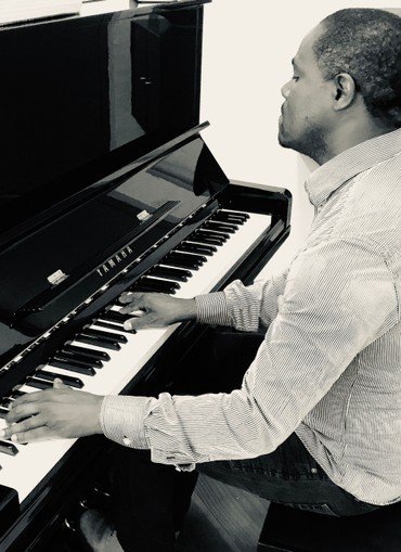 Pianist James Khoanyana